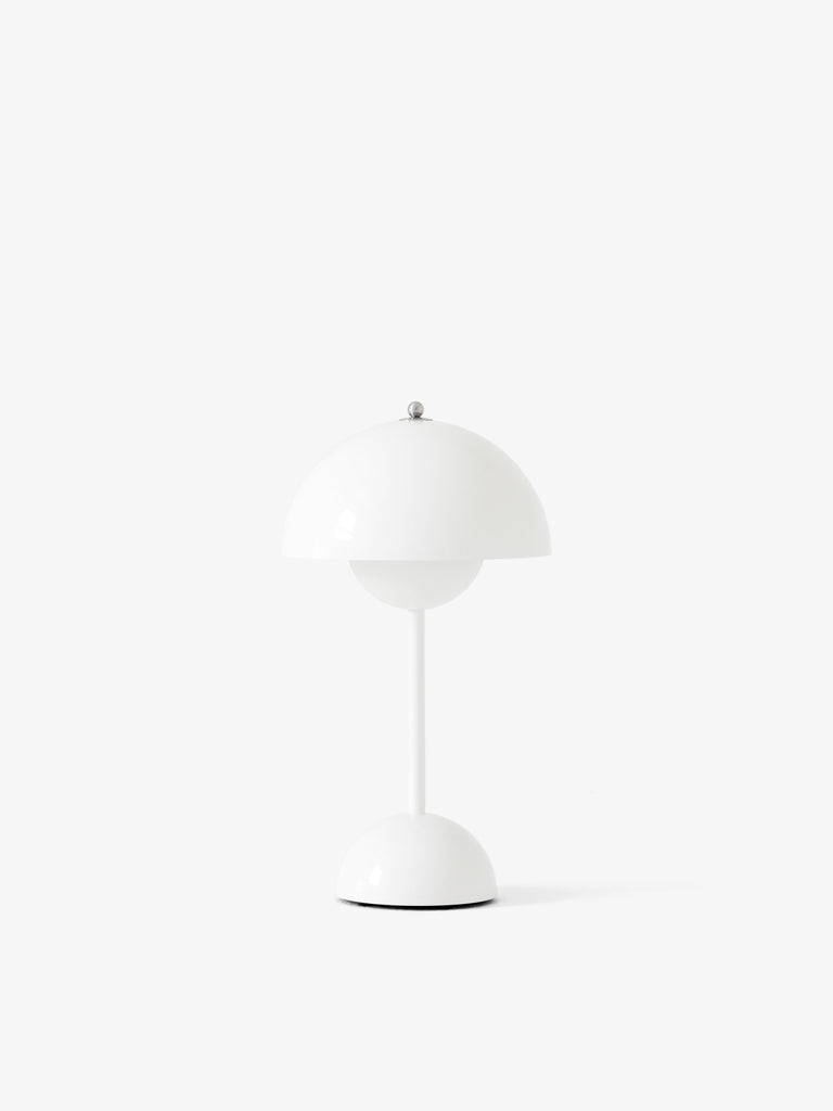 &Tradition | Flowerpot Portable Table Lamp VP9, White | Vancouver