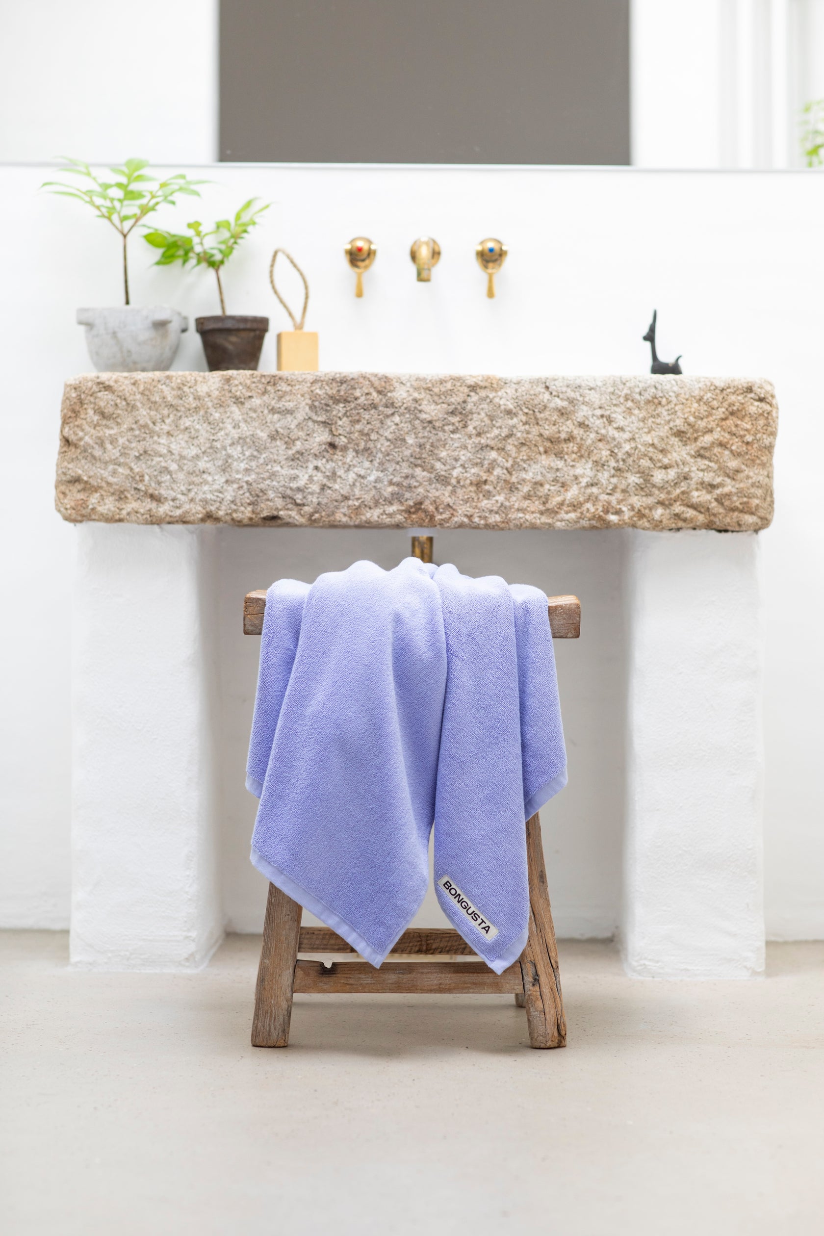 Naram Bathsheet, Lavender/Blue