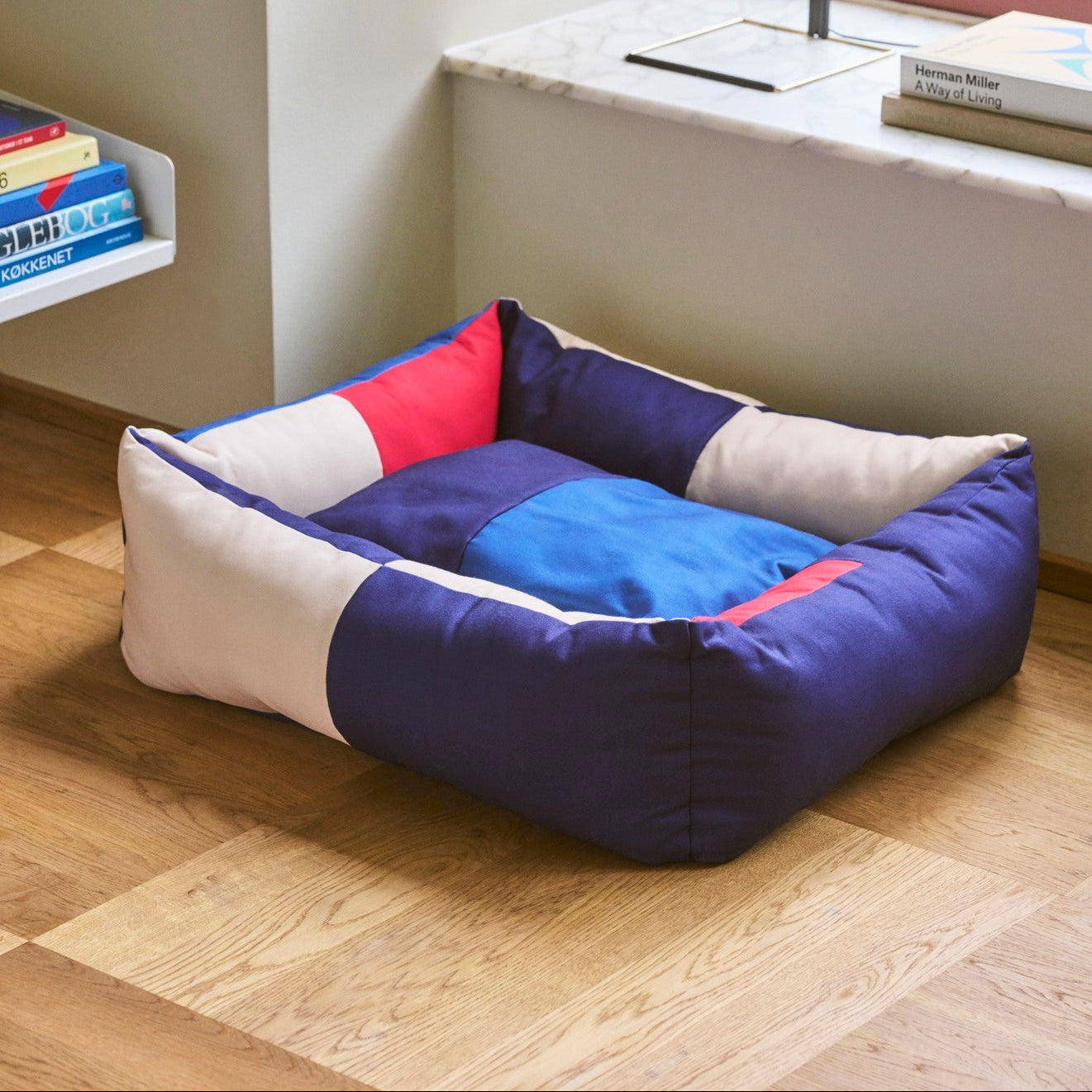 Dogs Bed, Medium Red/Blue