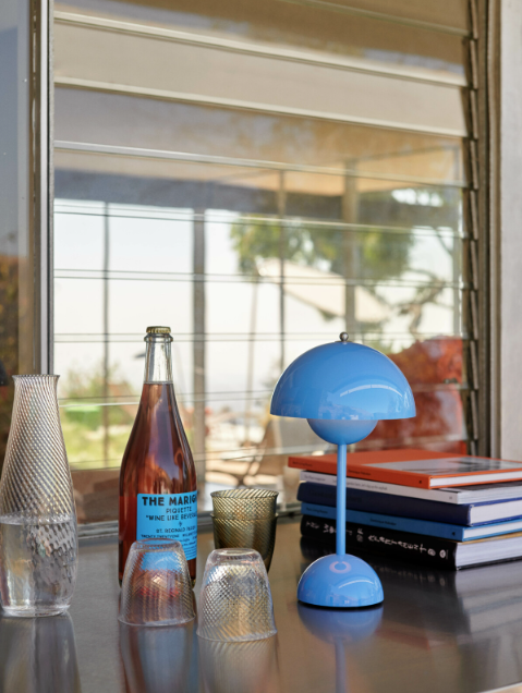 Flowerpot VP9 Portable Table Lamp, Swim Blue