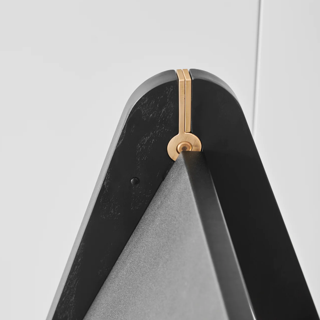 Reech Step Ladder, Black/Brass