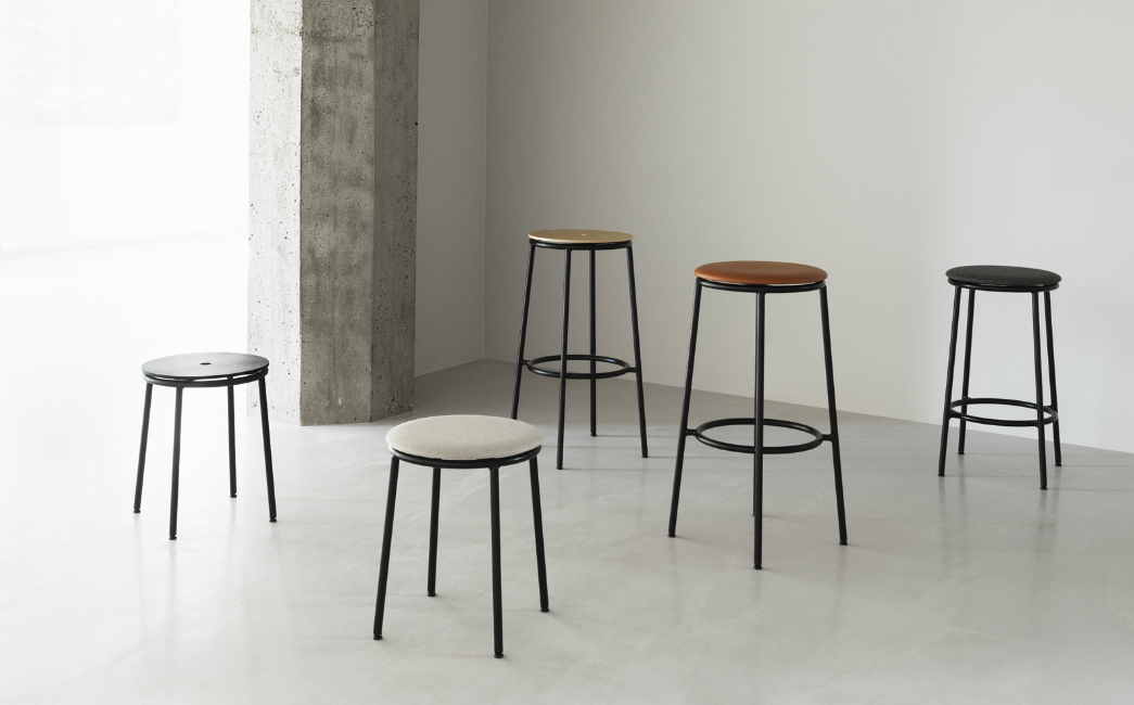 Circa Barstool 65 cm Black Steel, Black Aluminum Top