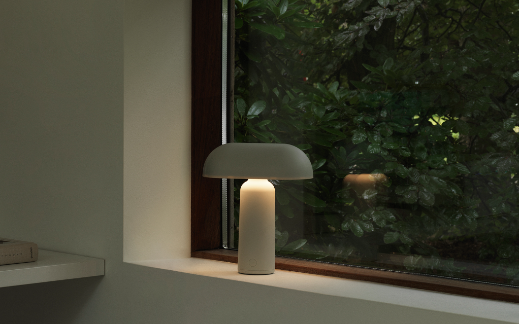 Porta Table Lamp, White