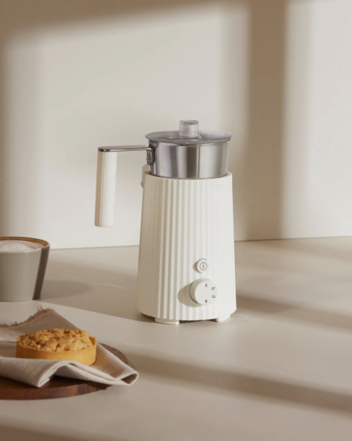 Plisse Milk Frother, White