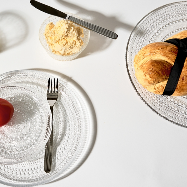 Kastehelmi Medium Plate 9.75” Clear