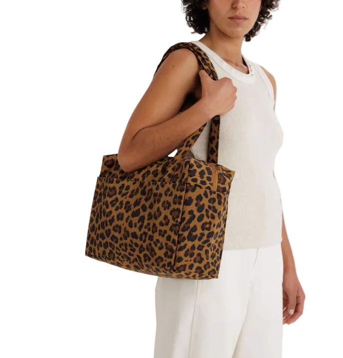 Cloud Carry On, Leopard