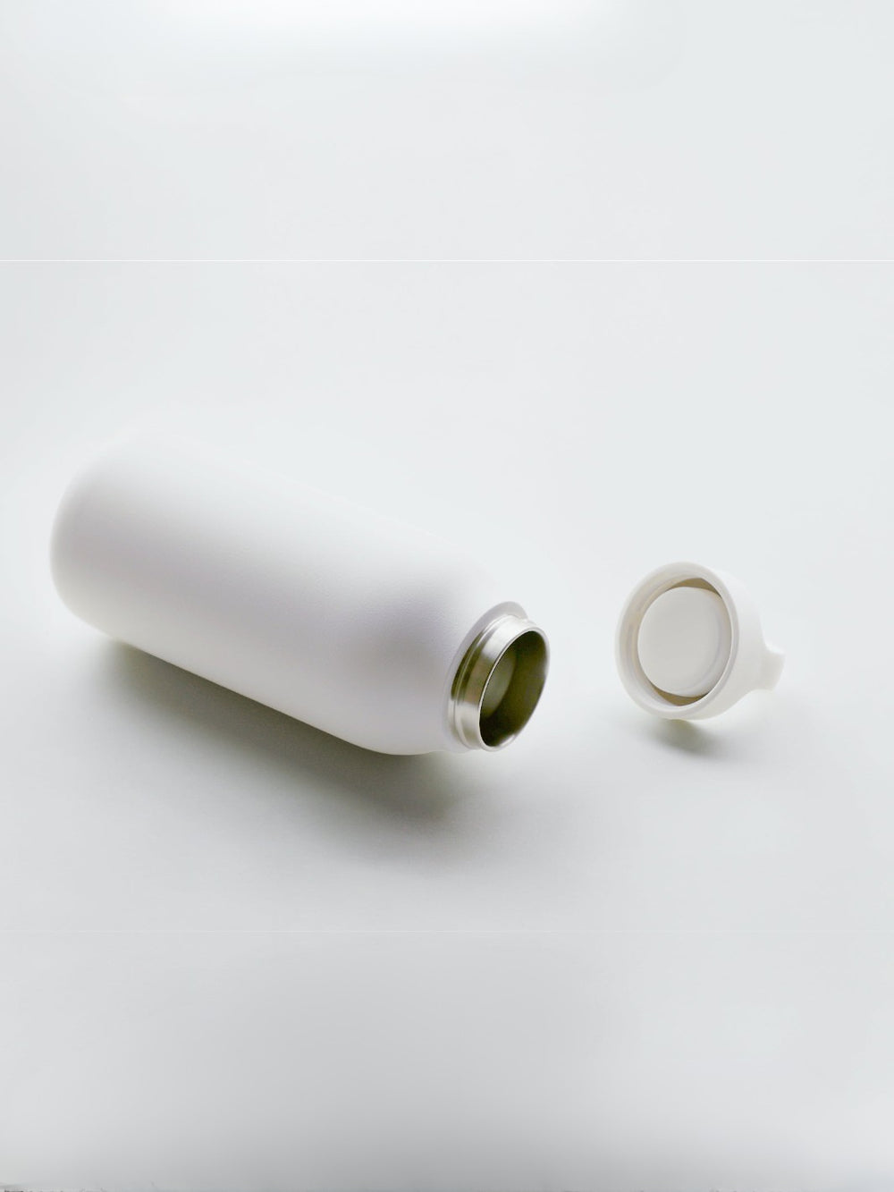 KINTO Water Bottle (550ml/19oz), White Metal
