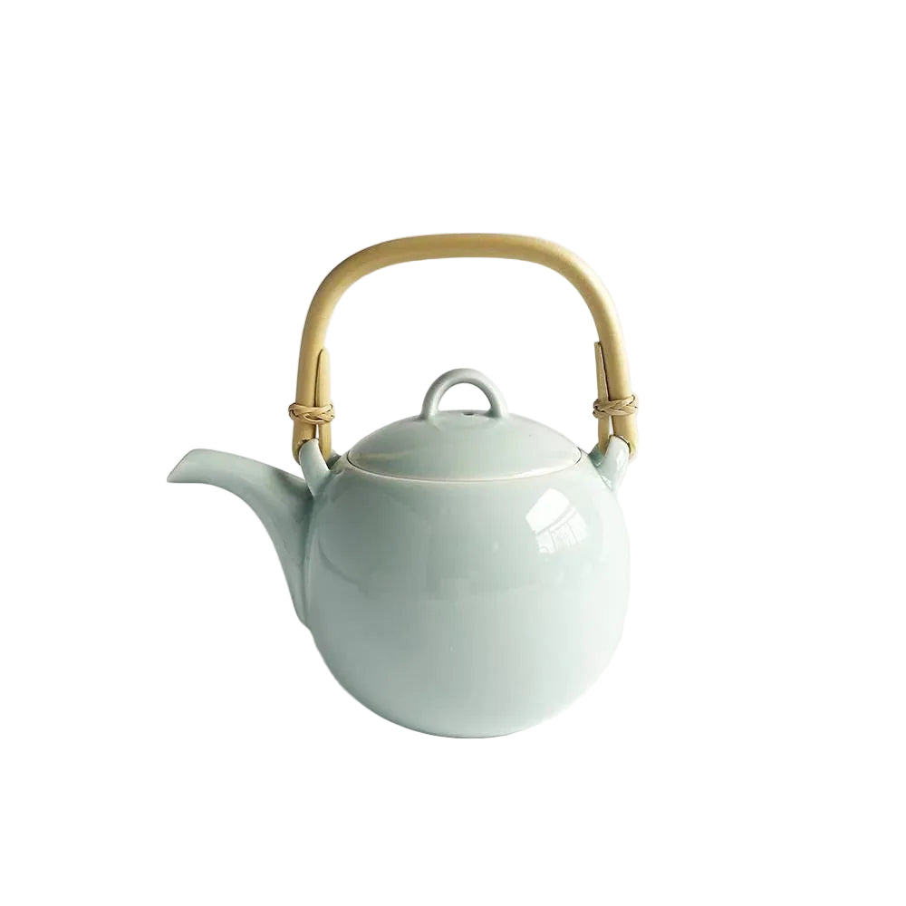 Hakusan Porcelain Teapot, 400ml, Mayu Light Blue