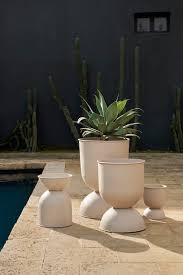 Hourglass Pot Medium, Cashmere