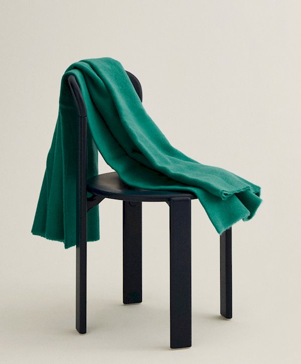 Mono Throw, Charcoal