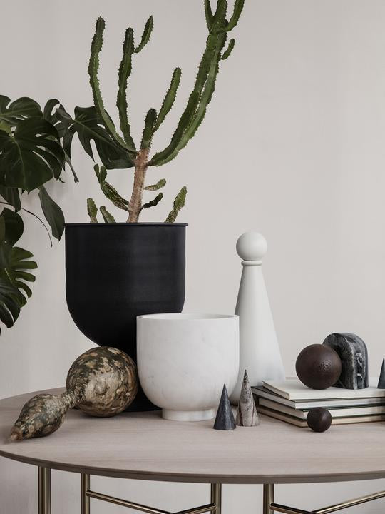 Hourglass Pot Small, Black