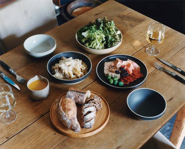 Hasami Round Bowl, 5.6" Black