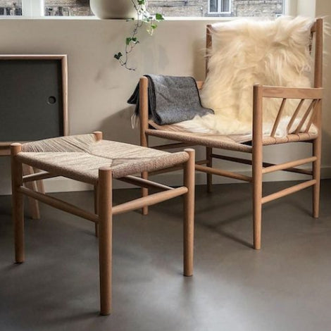 J82 Lounge Chair, Oak / Natural Seat