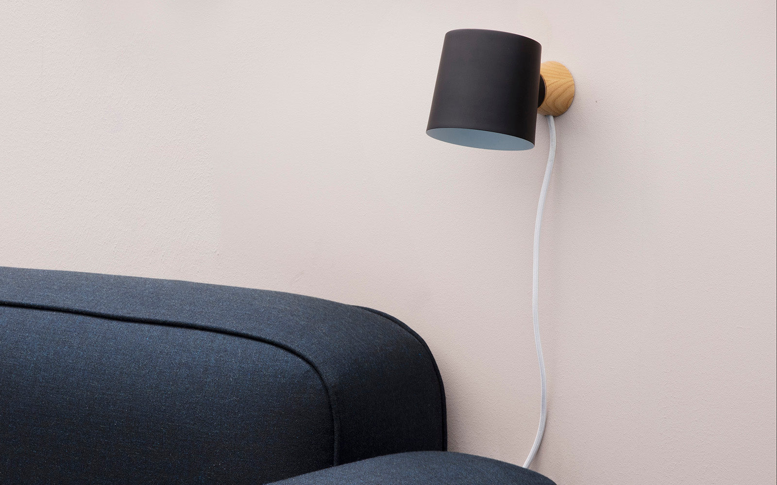 Rise Wall Lamp, Black (US version)