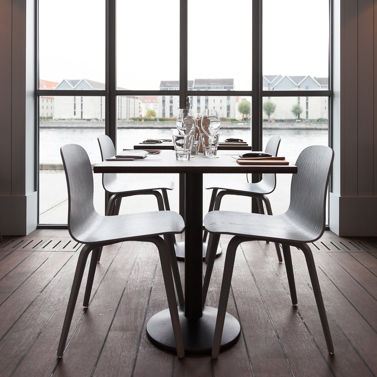 Visu Chair, Wood Base, Black/Black