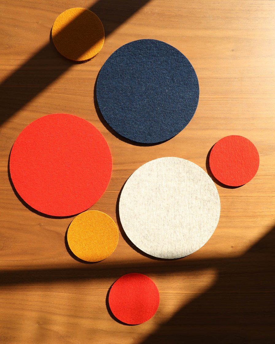 Felt placemat round, 33cm, hellgrau grey