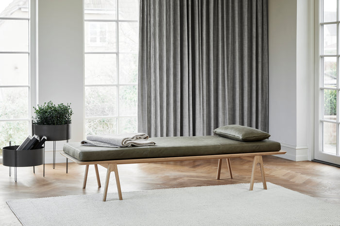 Level Daybed, Oak / Black Leather, 190 cm