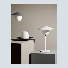 ANI Lamp, White