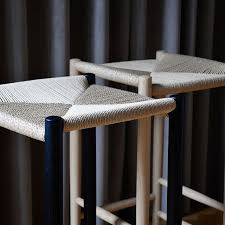 J164 counter stool, black/nature. 67cm.