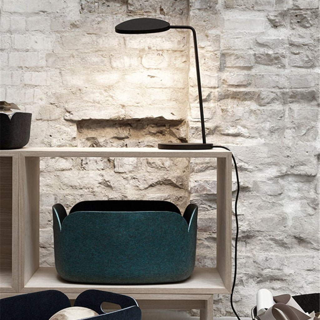 Leaf Table Lamp, Black